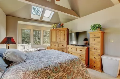Bedroom - 16710 River Ranch Rd, Grass Valley, CA 95949 photo 3 of 7