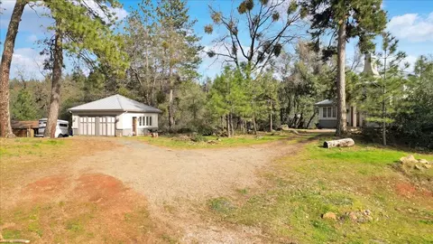 Exterior - 16710 River Ranch Rd, Grass Valley, CA 95949 photo 4 of 7