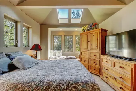 Bedroom - 16710 River Ranch Rd, Grass Valley, CA 95949 photo 2 of 7