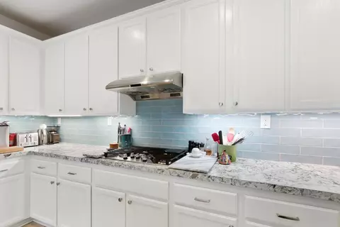 Kitchen - 2015 Bishop Pl, Davis, CA 95618 photo 4 of 8