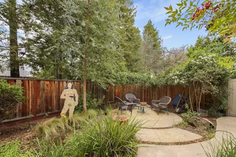 Exterior - 2015 Bishop Pl, Davis, CA 95618 photo 8 of 12