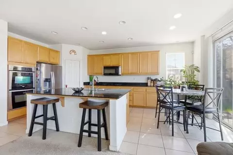 Kitchen - 59 Bella Flora Ln, Patterson, CA 95363 photo 1 of 2