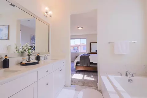 5718 Harveston Way, Sacramento, CA 95835