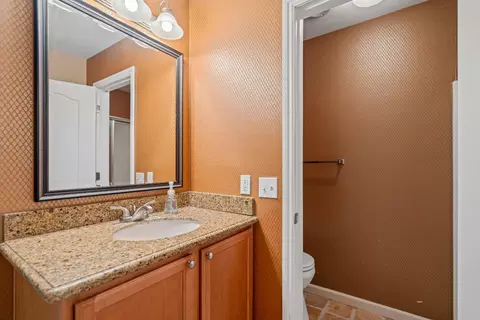 Bath - 4032 Elmo Loop #A, Modesto, CA 95356 photo 2 of 3
