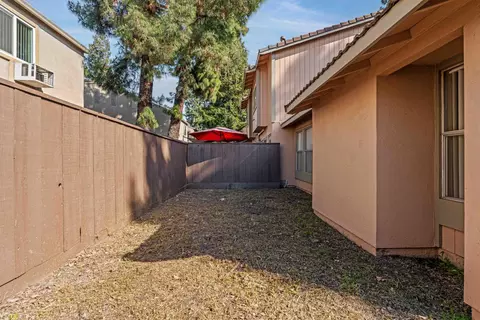 Exterior - 4032 Elmo Loop #A, Modesto, CA 95356 photo 7 of 9