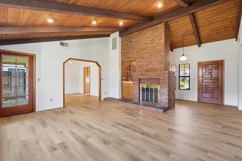 Living - 5307 Nyoda Way, Carmichael, CA 95608 photo 3 of 4