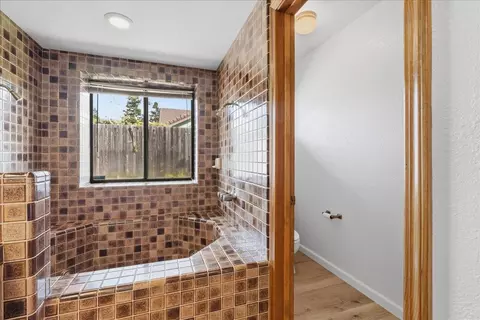 Bath - 5307 Nyoda Way, Carmichael, CA 95608 photo 4 of 4
