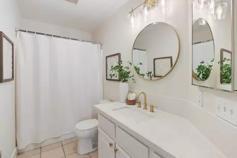 Bath - 4711 Stuart St, Rocklin, CA 95765 photo 4 of 5