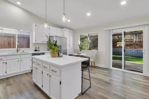 Kitchen - 4711 Stuart St, Rocklin, CA 95765 photo 2 of 6