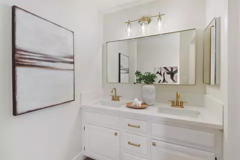 Bath - 4711 Stuart St, Rocklin, CA 95765 photo 2 of 5