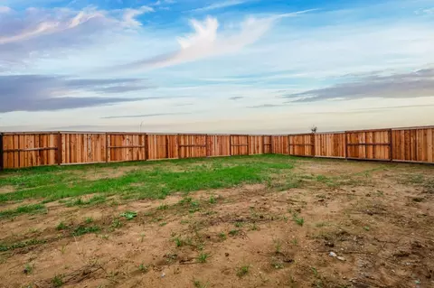 Exterior - 1300 Bastion Ave, Galt, CA 95632 photo 2 of 3