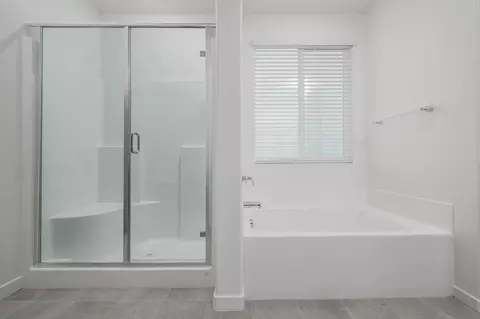 Bath - 1300 Bastion Ave, Galt, CA 95632 photo 2 of 4