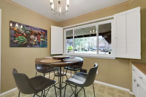 Dining - 2851 Royal Palm Way, Carmichael, CA 95608 photo 5 of 6