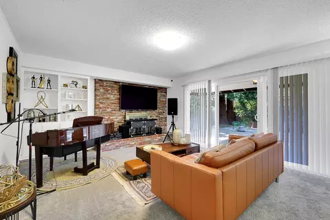 Living - 2851 Royal Palm Way, Carmichael, CA 95608 photo 5 of 7