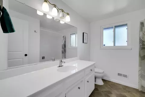 Bath - 2851 Royal Palm Way, Carmichael, CA 95608 photo 1 of 7
