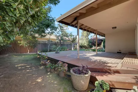 Exterior - 2851 Royal Palm Way, Carmichael, CA 95608 photo 4 of 13