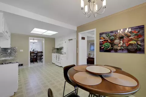 Dining - 2851 Royal Palm Way, Carmichael, CA 95608 photo 3 of 6