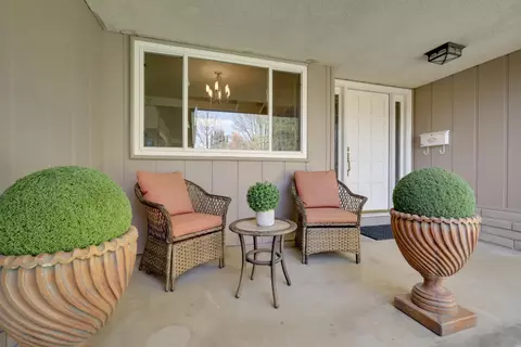 Exterior - 2851 Royal Palm Way, Carmichael, CA 95608 photo 3 of 13