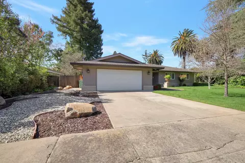Exterior - 2851 Royal Palm Way, Carmichael, CA 95608 photo 1 of 13