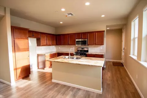 Kitchen - 2043 Thomas Dr, Jackson, CA 95642 photo 1 of 2