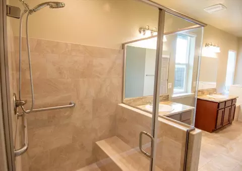 Bath - 2043 Thomas Dr, Jackson, CA 95642 photo 5 of 10