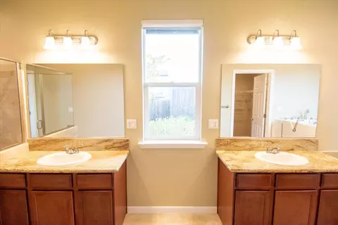 Bath - 2043 Thomas Dr, Jackson, CA 95642 photo 1 of 10