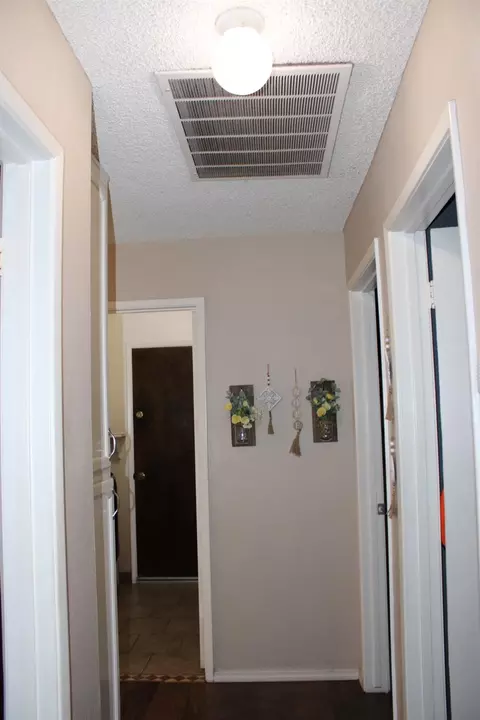 Entry Way - 1637 Carlisle Ave, Modesto, CA 95356 photo 3 of 3