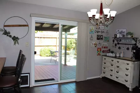 Entry Way - 1637 Carlisle Ave, Modesto, CA 95356 photo 2 of 3