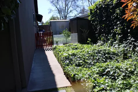 Exterior - 1637 Carlisle Ave, Modesto, CA 95356 photo 6 of 8