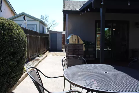 Exterior - 1637 Carlisle Ave, Modesto, CA 95356 photo 7 of 8