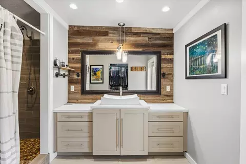Bath - 6244 S Walnut St, Loomis, CA 95650 photo 2 of 5