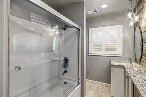 Bath - 6244 S Walnut St, Loomis, CA 95650 photo 5 of 5
