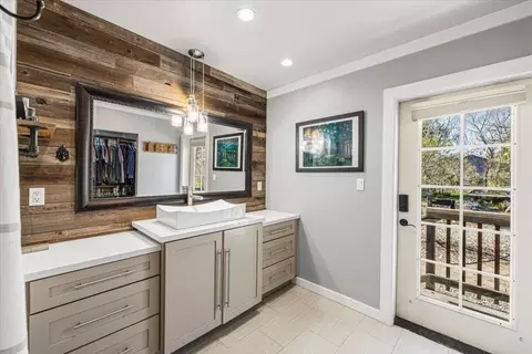 Bath - 6244 S Walnut St, Loomis, CA 95650 photo 1 of 5