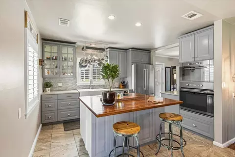 Kitchen - 6244 S Walnut St, Loomis, CA 95650 photo 3 of 7