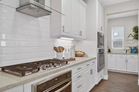 Kitchen - 1233 Harvest Loop, Folsom, CA 95630 photo 2 of 2