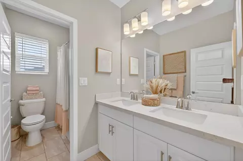 Bath - 1233 Harvest Loop, Folsom, CA 95630 photo 6 of 7