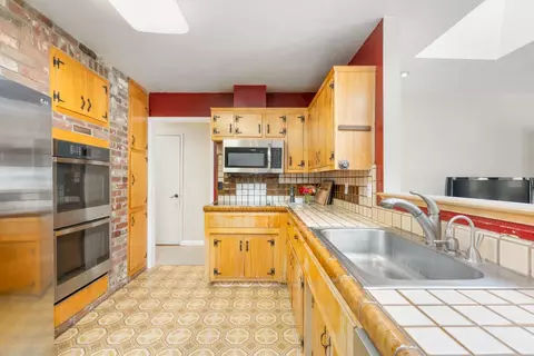 Kitchen - 3934 Happy Rd, Loomis, CA 95650 photo 2 of 6