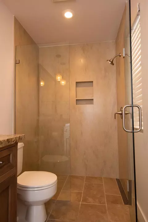 Bath - 606 Hartley Dr, Modesto, CA 95356 photo 14 of 16