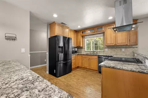 Kitchen - 5371 Elite Ct, Placerville, CA 95667 photo 3 of 6