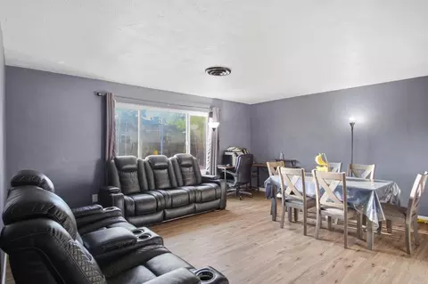 Living - 355 Harding Ave, Manteca, CA 95336 photo 1 of 1