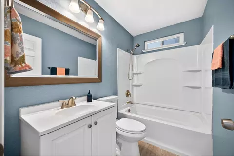 Bath - 3342 Brownlea Cir, Antelope, CA 95843 photo 2 of 3
