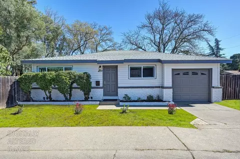 4137 44th St, Sacramento, CA 95820
