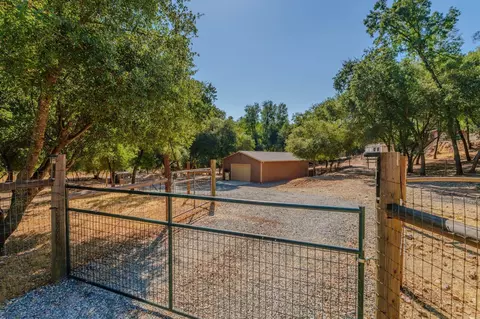 Exterior - 2988 Spring Hill Dr, San Andreas, CA 95249 photo 2 of 41