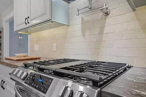 Kitchen - 2988 Spring Hill Dr, San Andreas, CA 95249 photo 6 of 7
