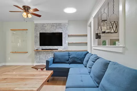 Living - 2988 Spring Hill Dr, San Andreas, CA 95249 photo 2 of 5