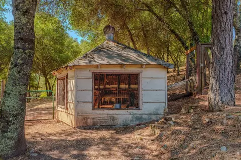 Exterior - 2988 Spring Hill Dr, San Andreas, CA 95249 photo 36 of 41