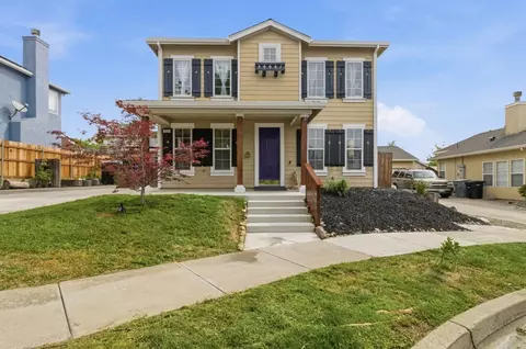 323 Nutcrest Ct, Oakdale, CA 95361