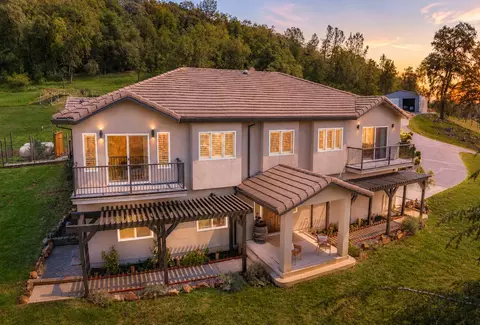 13399 Bell Brook Dr, Auburn, CA 95602