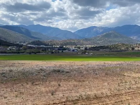 View/Area - 739 E Oberlin Rd, Yreka, CA 96097 photo 1 of 1