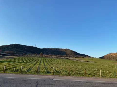 Exterior - 739 E Oberlin Rd, Yreka, CA 96097 photo 2 of 3